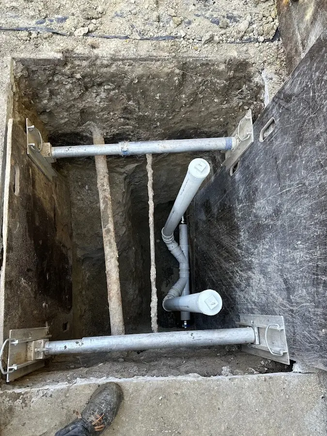 Experienced plumber completing Drain Cleaning work in Eastpointe